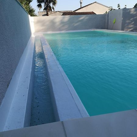 Appartement Dans Villa Avec Piscine Et Jardin Marguerittes Exterior foto