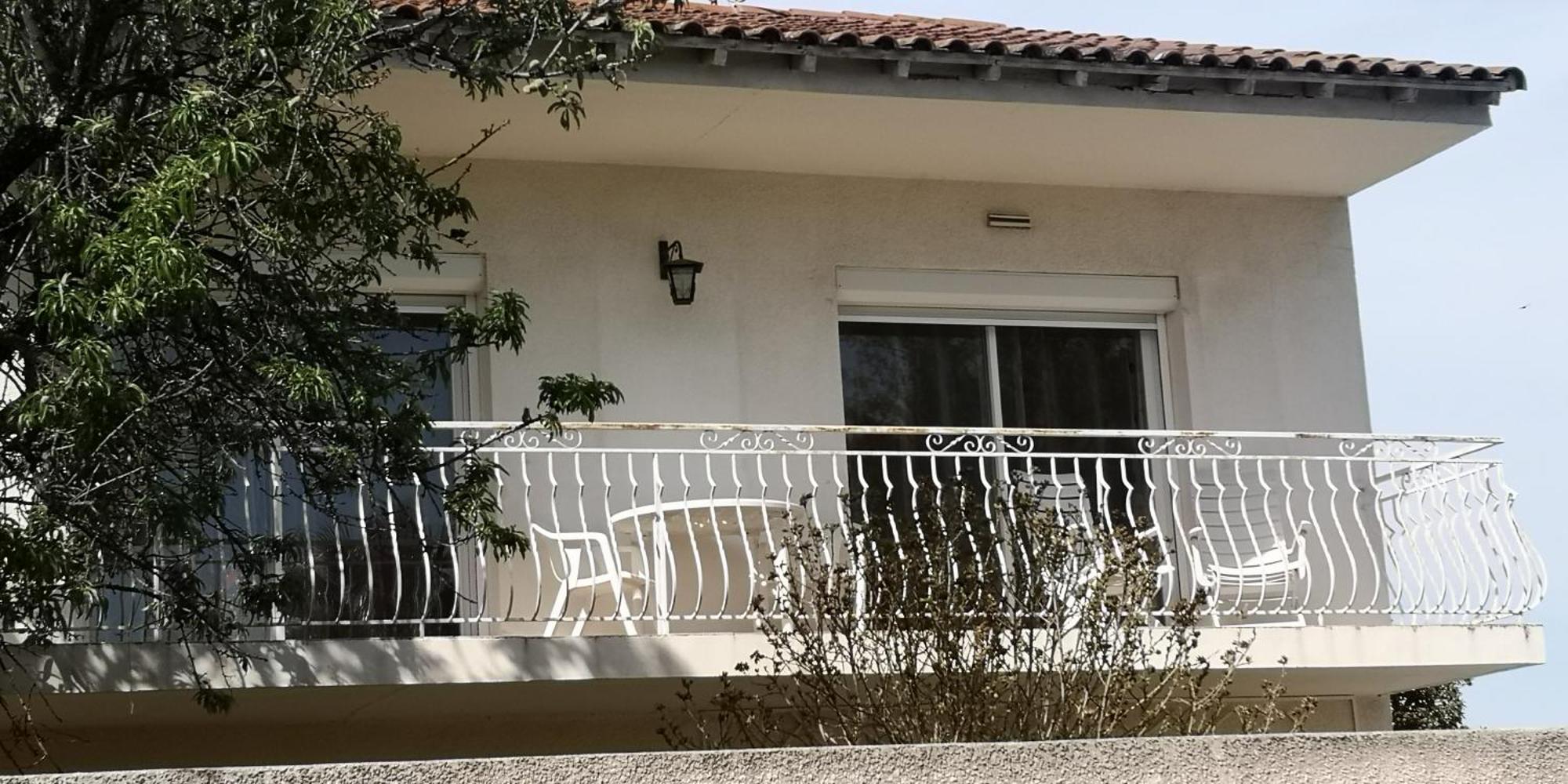 Appartement Dans Villa Avec Piscine Et Jardin Marguerittes Exterior foto