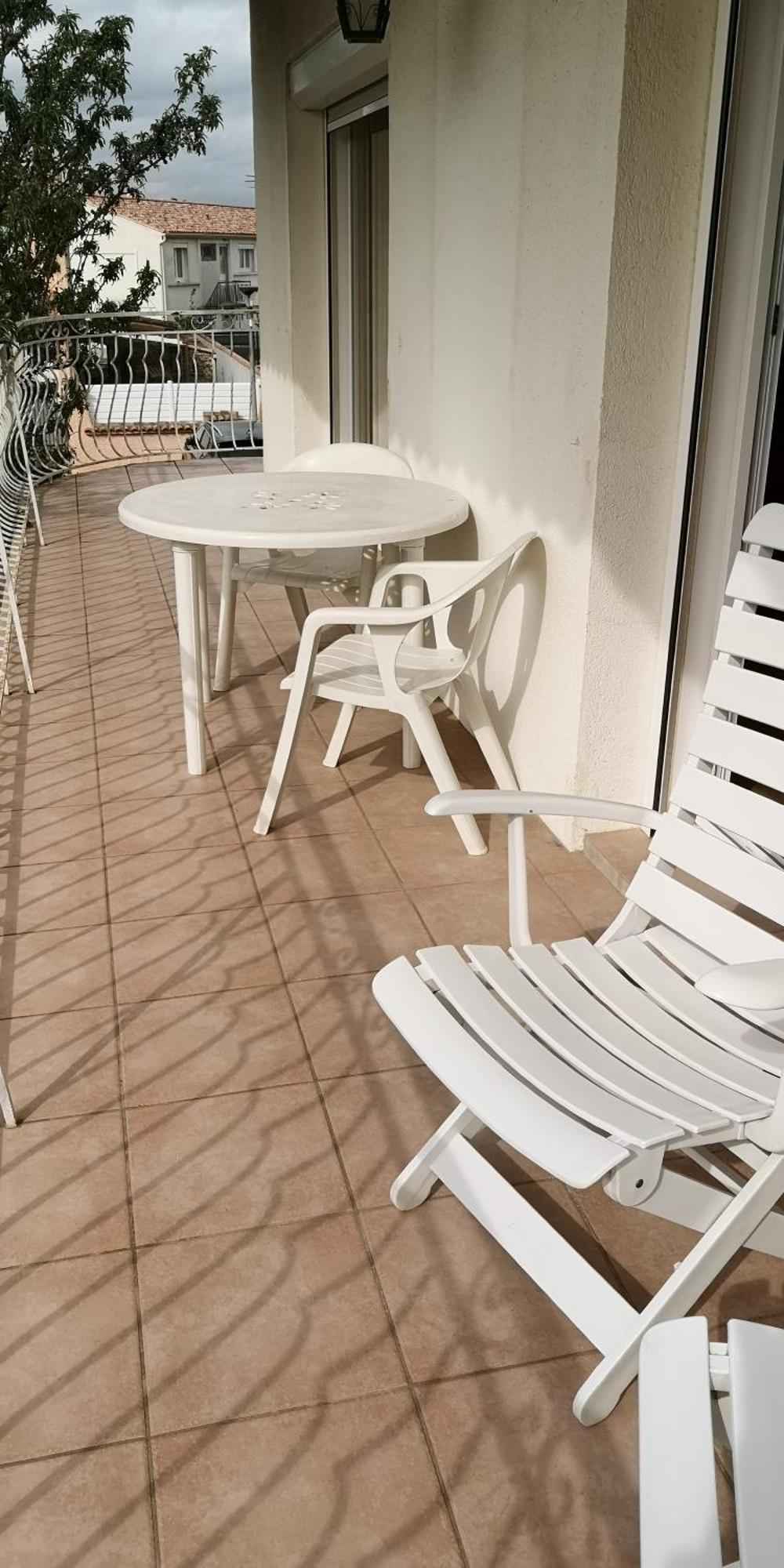 Appartement Dans Villa Avec Piscine Et Jardin Marguerittes Exterior foto